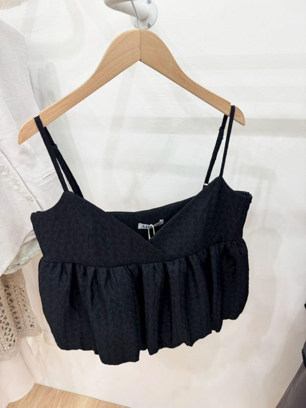 下擺澎澎短版背心 