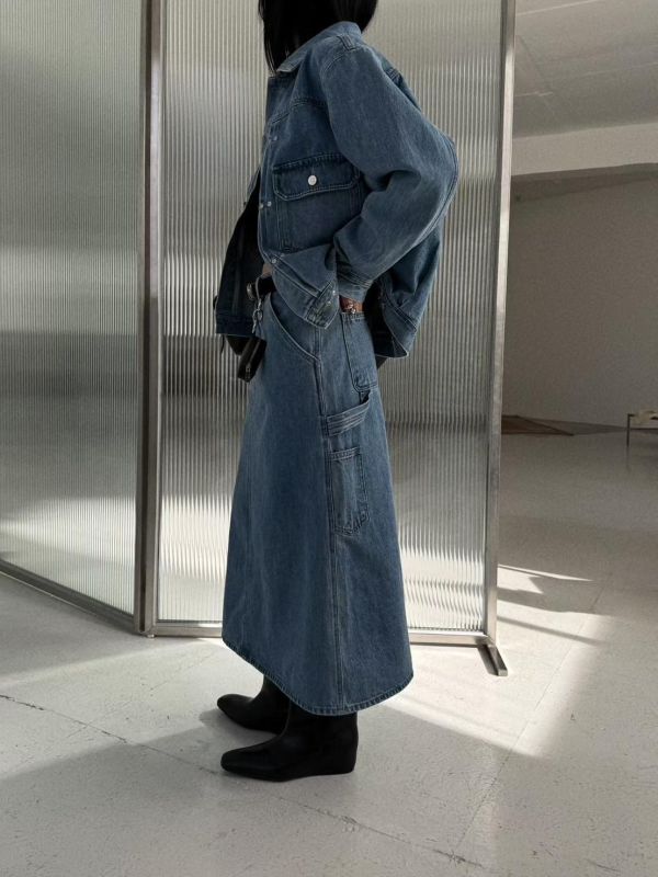 銀釘造型鈕扣牛仔外套 