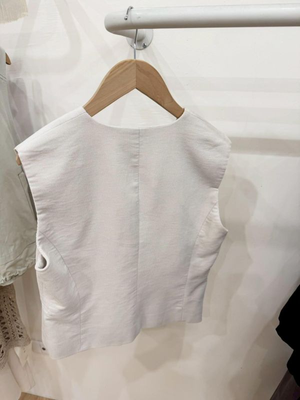 細緻燈芯絨斜扣背心 