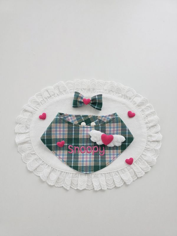 預購1012收單 | SOSO Delight 秋冬格紋愛心系列刺繡領巾 寵物服飾,寵物選品,韓國寵物服飾,狗衣服,貓衣服,韓國寵物品牌