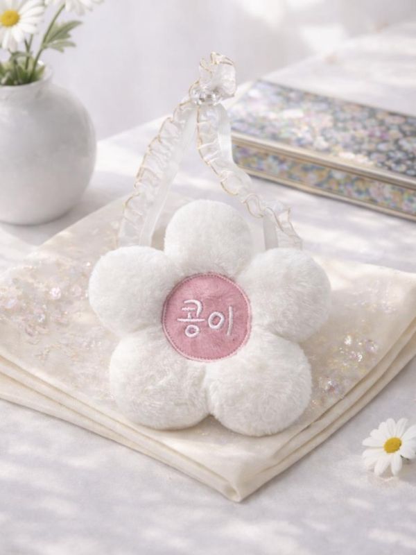 預購0313收單 | Fundle 軟萌花花姓名掛脖裝飾 寵物服飾,寵物選品,韓國寵物服飾,狗衣服,貓衣服,韓國寵物品牌,寵物有機棉,韓國寵物選品,韓國寵物秋冬選品,狗四腳衣,寵物保暖,寵物保暖服飾,韓國寵物保暖服飾,寵物聖誕禮物