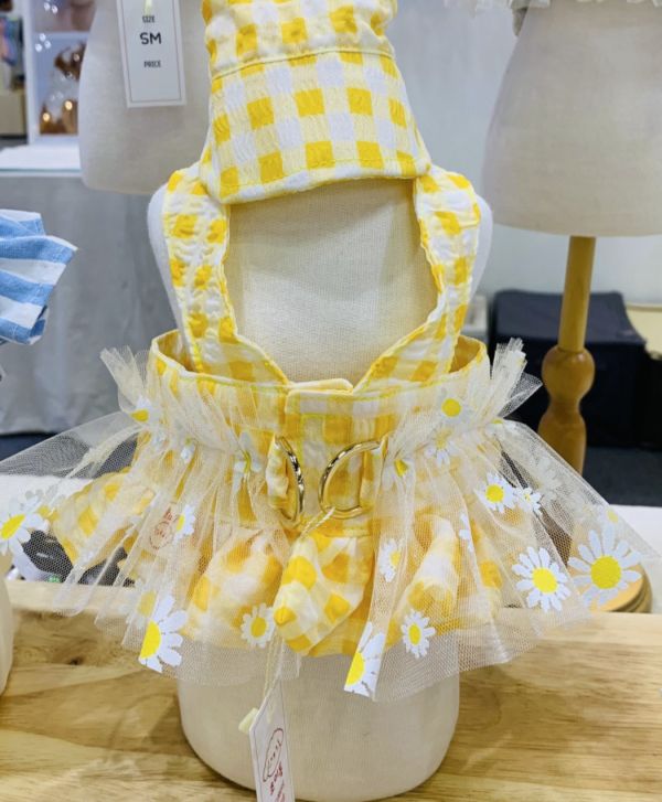 預購0614收單 | Choidog 黃色格紋小雛菊雙扣胸背衣(S-XL) 寵物服飾,寵物選品,韓國寵物服飾,狗衣服,貓衣服,韓國寵物品牌,寵物有機棉,韓國寵物選品,韓國寵物春夏選品,寵物可愛上衣,寵物涼感,防蟲涼感抗菌,寵物胸背衣