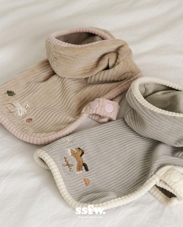 SSFW |  坑條連帽小動物斗篷 (2色S-2XL) 寵物服飾,寵物選品,韓國寵物服飾,狗衣服,貓衣服,韓國寵物品牌,寵物有機棉,韓國寵物選品,韓國寵物春夏選品,寵物可愛上衣,寵物秋冬,SSFW,BITEME