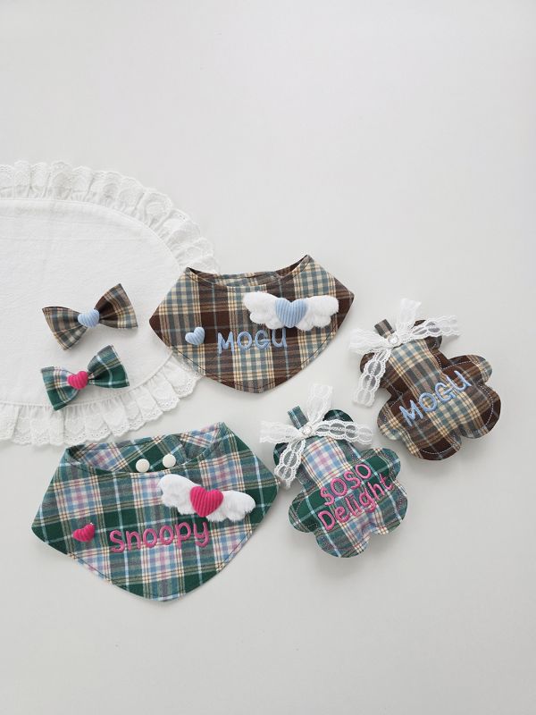 預購1012收單 | SOSO Delight 秋冬格紋愛心系列刺繡領巾 寵物服飾,寵物選品,韓國寵物服飾,狗衣服,貓衣服,韓國寵物品牌