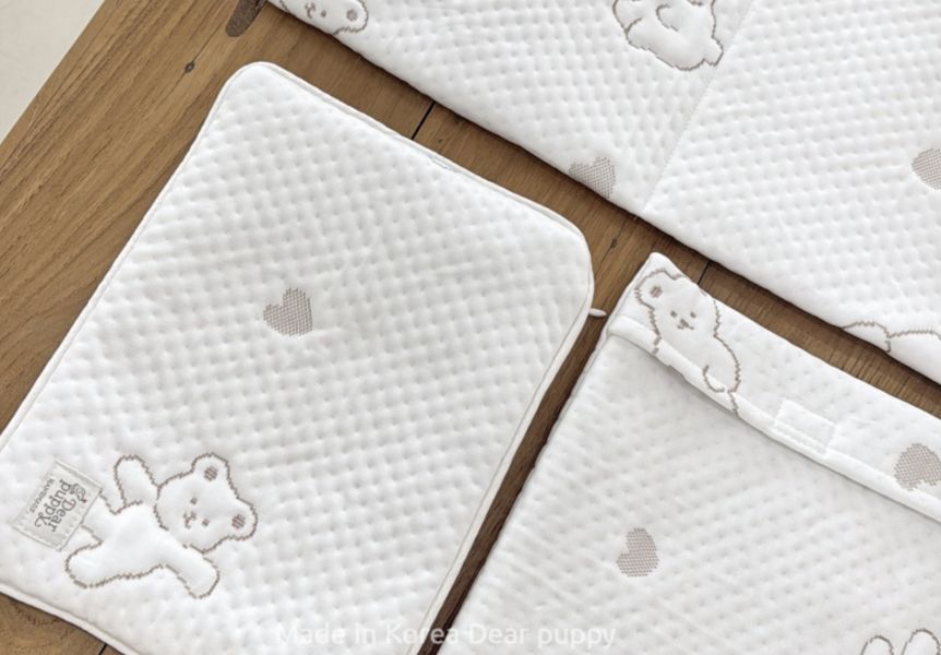 Dear Puppy |  白底愛心熊熊壓紋涼感袋(附冷凝包) 寵物服飾,寵物選品,韓國寵物服飾,狗衣服,貓衣服,韓國寵物品牌,寵物有機棉,韓國寵物選品,韓國寵物春夏選品,寵物涼感墊