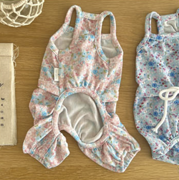 老奶奶滿版碎花連身褲 寵物服飾,寵物選品,韓國寵物服飾,狗衣服,貓衣服,韓國寵物品牌,寵物配件