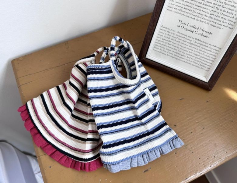 預購0410收單 | 條紋花邊小背心(二色 XS-2XL) 寵物服飾,寵物選品,韓國寵物服飾,狗衣服,貓衣服,韓國寵物品牌,寵物有機棉,韓國寵物選品,韓國寵物春夏選品,寵物風衣,寵物防水衣,DRRR,寵物針織背心