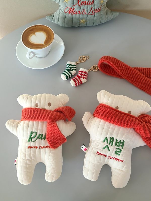 預購1123收單 | Fundle 聖誕熊熊刺繡娃娃 寵物服飾,寵物選品,韓國寵物服飾,狗衣服,貓衣服,韓國寵物品牌,寵物有機棉,韓國寵物選品,韓國寵物秋冬選品,狗四腳衣,寵物保暖,寵物保暖服飾,韓國寵物保暖服飾,寵物聖誕禮物