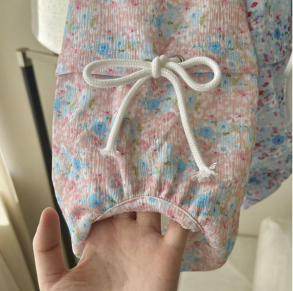 老奶奶滿版碎花連身褲 寵物服飾,寵物選品,韓國寵物服飾,狗衣服,貓衣服,韓國寵物品牌,寵物配件