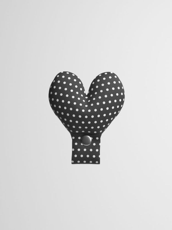 CUPIGY | 黑底圓點愛心胸背裝飾 寵物服飾,寵物選品,韓國寵物服飾,狗衣服,貓衣服,韓國寵物品牌,胸背裝飾,寵物胸背裝飾