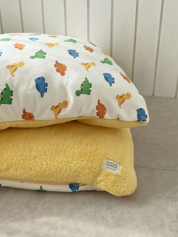 預購0112收單 | DRRR家恐龍系列之恐龍睡床(兩面可用) 寵物服飾,寵物選品,韓國寵物服飾,狗衣服,貓衣服,韓國寵物品牌,寵物有機棉,韓國寵物選品,韓國寵物秋冬選品,狗圍巾,寵物保暖,寵物保暖服飾,韓國寵物保暖服飾