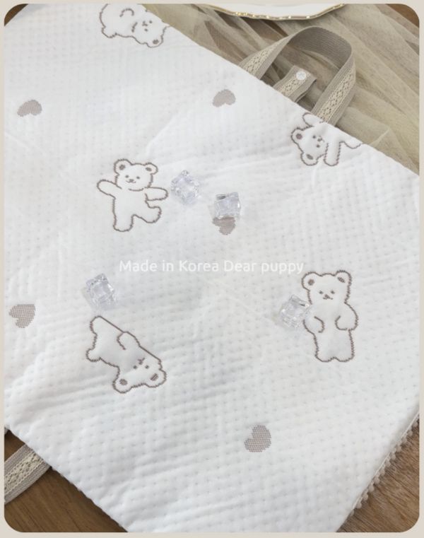 Dear Puppy |  壓紋熊熊涼感材質散步墊(S/M/L) 寵物服飾,寵物選品,韓國寵物服飾,狗衣服,貓衣服,韓國寵物品牌,寵物有機棉,韓國寵物選品,韓國寵物春夏選品,寵物涼感墊