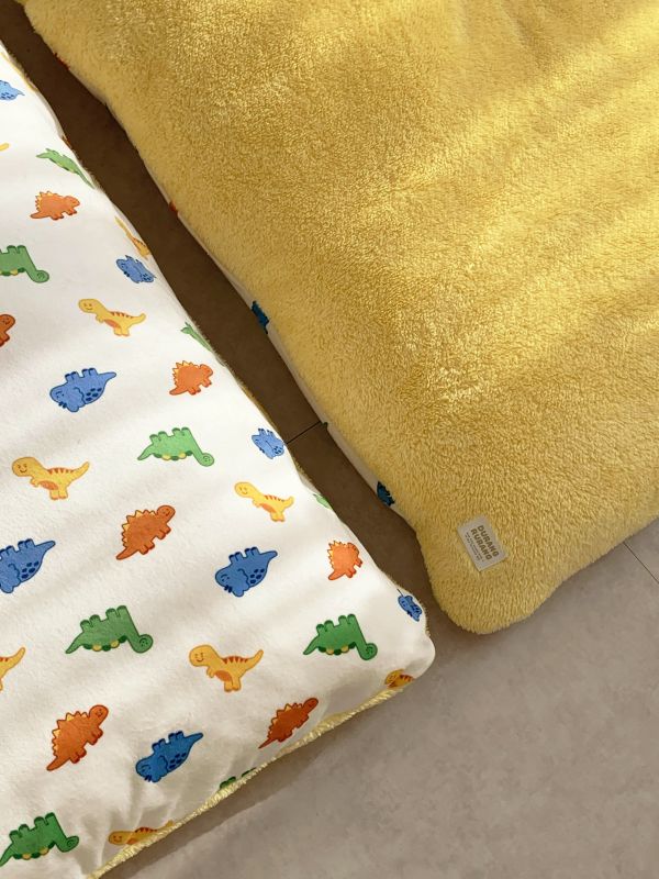 預購0112收單 | DRRR家恐龍系列之恐龍睡床(兩面可用) 寵物服飾,寵物選品,韓國寵物服飾,狗衣服,貓衣服,韓國寵物品牌,寵物有機棉,韓國寵物選品,韓國寵物秋冬選品,狗圍巾,寵物保暖,寵物保暖服飾,韓國寵物保暖服飾