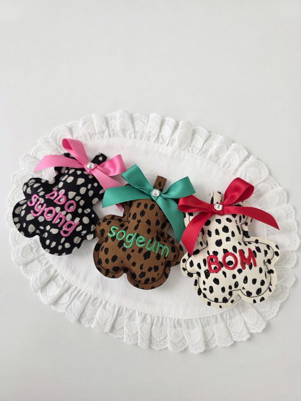 預購1012收單 | SOSO Delight 秋冬款小熊刺繡包包掛飾 寵物服飾,寵物選品,韓國寵物服飾,狗衣服,貓衣服,韓國寵物品牌,韓國手作品牌,毛孩名牌