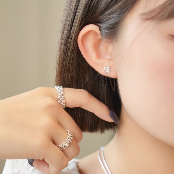 很特別的小花！ 純銀轉珠耳環 韓系純銀耳環,S925抗敏耳釘,女生氣質耳環推薦,小巧純銀耳環,抗敏耳環不過敏,百搭日常耳環,簡約韓系耳飾