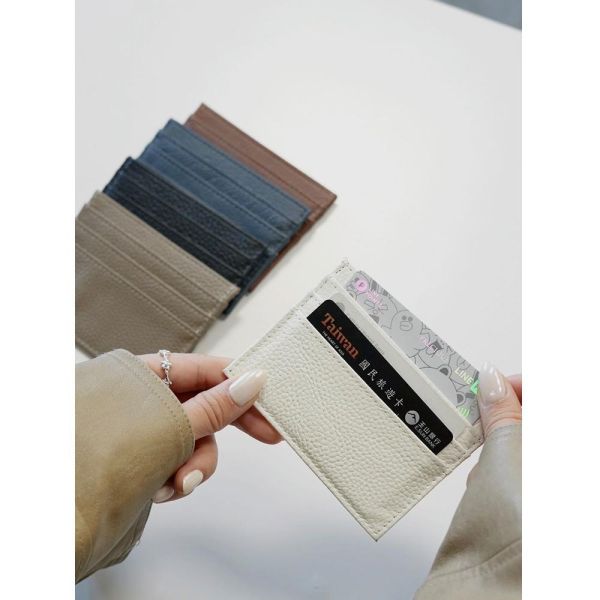 極簡主義 【 真的薄 ! 真皮大地色系卡套】 