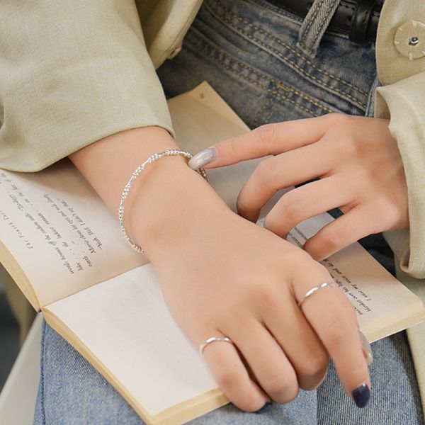麻繩捲 純銀手鐲 韓系純銀手鍊,S925抗敏手環,簡約手鍊推薦,女生日常百搭手鍊,情侶手鍊純銀,姐妹手鍊禮物,純銀手環,韓系風格,個性手鍊推薦