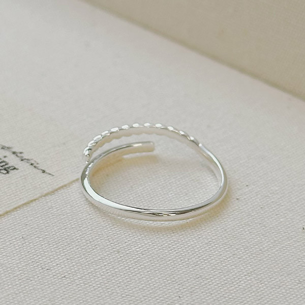 本期最推！極細交錯百搭 純銀戒指 