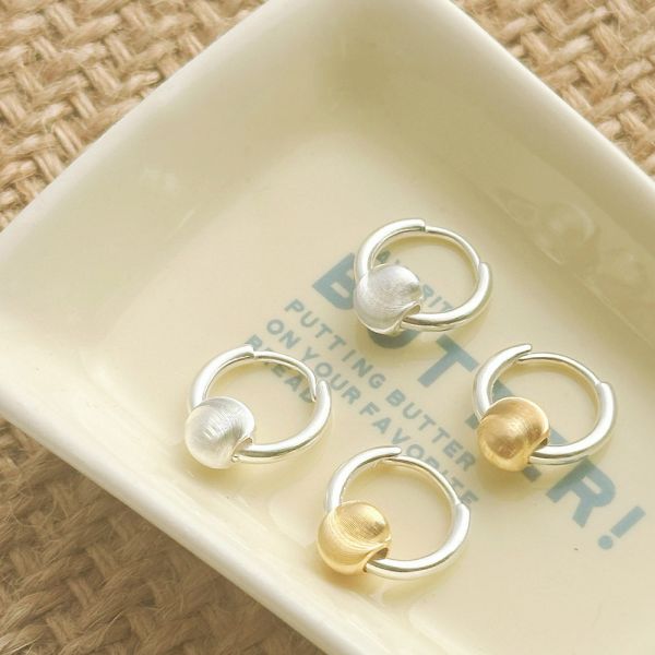 貓眼圓珠 金銀撞色 易扣耳環 韓系純銀耳環,S925抗敏耳釘,女生氣質耳環推薦,小巧純銀耳環,抗敏耳環不過敏,百搭日常耳環,簡約韓系耳飾