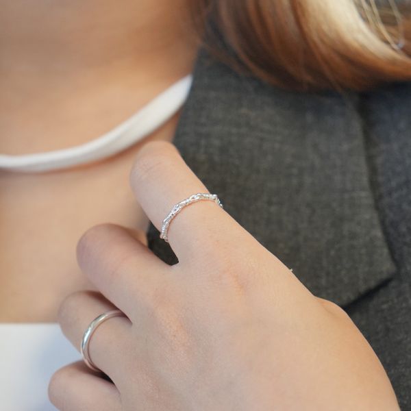 百搭的編織戒指 純銀戒指 韓系純銀戒指,S925抗敏戒指,開口戒指推薦,尾戒防小人,情侶對戒 純銀,疊戴戒指風格,簡約細戒 日常百搭,女生純銀戒指推薦