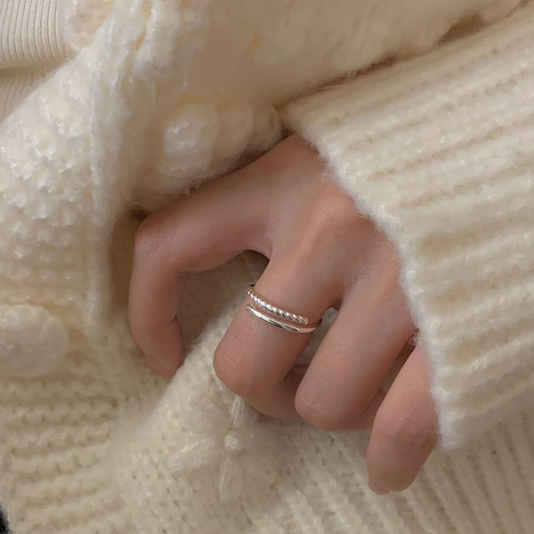 本期最推！極細交錯百搭 純銀戒指 