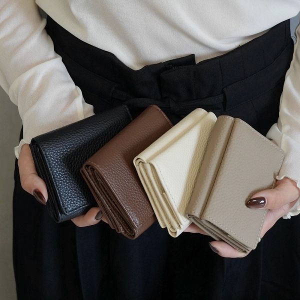 真皮荔枝紋三折短錢包 