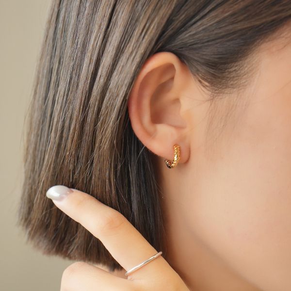 氣質小麻繩 易扣耳環 韓系純銀耳環,S925抗敏耳釘,女生氣質耳環推薦,小巧純銀耳環,抗敏耳環不過敏,百搭日常耳環,簡約韓系耳飾