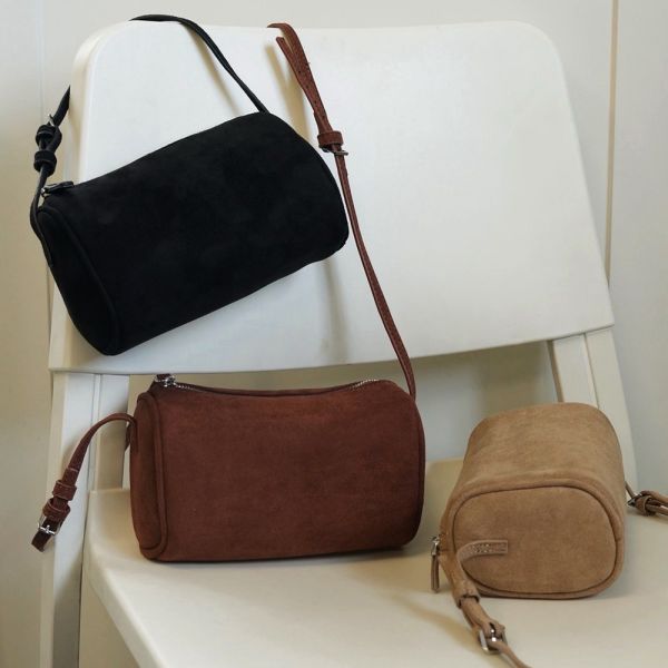 秋冬必備麂皮小包 