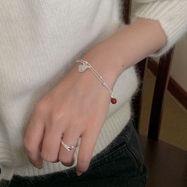 童話小熊熊手鍊 韓系純銀手鍊,S925抗敏手環,簡約手鍊推薦,女生日常百搭手鍊,情侶手鍊純銀,姐妹手鍊禮物,純銀手環,韓系風格,個性手鍊推薦