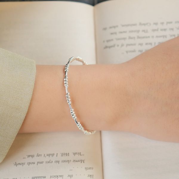 麻繩捲 純銀手鐲 韓系純銀手鍊,S925抗敏手環,簡約手鍊推薦,女生日常百搭手鍊,情侶手鍊純銀,姐妹手鍊禮物,純銀手環,韓系風格,個性手鍊推薦