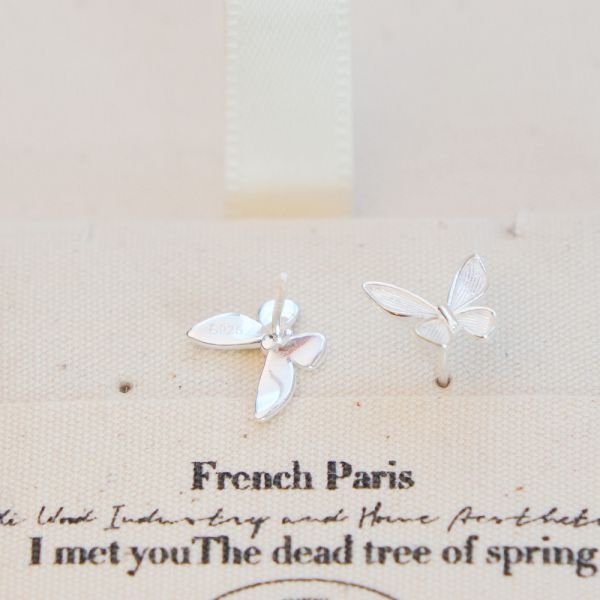 氣質小蝴蝶 純銀耳釘 韓系純銀耳環,S925抗敏耳釘,女生氣質耳環推薦,小巧純銀耳環,抗敏耳環不過敏,百搭日常耳環,簡約韓系耳飾