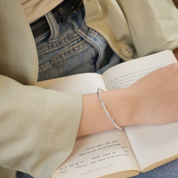 麻繩捲 純銀手鐲 韓系純銀手鍊,S925抗敏手環,簡約手鍊推薦,女生日常百搭手鍊,情侶手鍊純銀,姐妹手鍊禮物,純銀手環,韓系風格,個性手鍊推薦