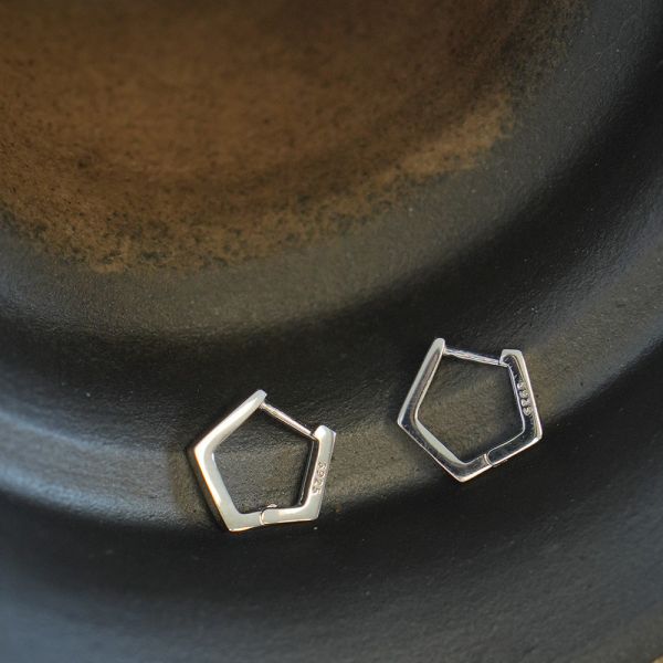 個性六角形 易扣耳環 韓系純銀耳環,S925抗敏耳釘,女生氣質耳環推薦,小巧純銀耳環,抗敏耳環不過敏,百搭日常耳環,簡約韓系耳飾