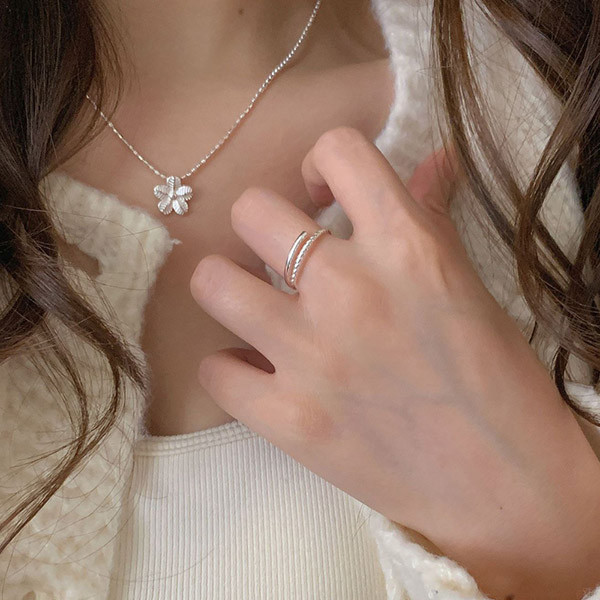 本期最推！極細交錯百搭 純銀戒指 