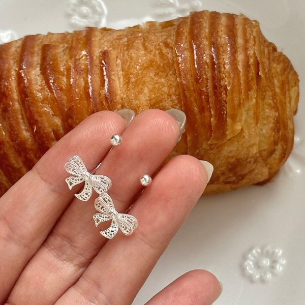 下架｜蝴蝶蕾絲後掛式轉珠耳釘 