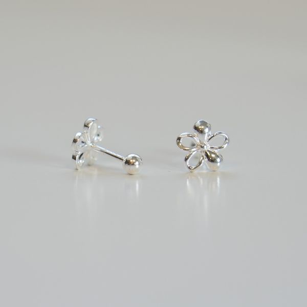 很特別的小花！ 純銀轉珠耳環 韓系純銀耳環,S925抗敏耳釘,女生氣質耳環推薦,小巧純銀耳環,抗敏耳環不過敏,百搭日常耳環,簡約韓系耳飾