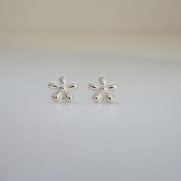 花花滾邊圓珠 易扣耳環 韓系純銀耳環,S925抗敏耳釘,女生氣質耳環推薦,小巧純銀耳環,抗敏耳環不過敏,百搭日常耳環,簡約韓系耳飾