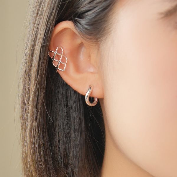 小波浪亮面 易扣耳環 