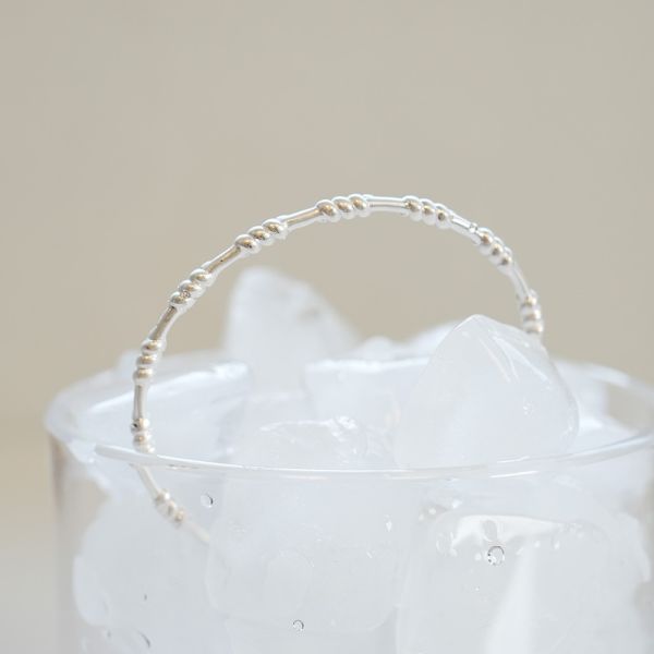 麻繩捲 純銀手鐲 韓系純銀手鍊,S925抗敏手環,簡約手鍊推薦,女生日常百搭手鍊,情侶手鍊純銀,姐妹手鍊禮物,純銀手環,韓系風格,個性手鍊推薦