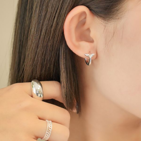 夕陽人魚 易扣耳環 韓系純銀耳環,S925抗敏耳釘,女生氣質耳環推薦,小巧純銀耳環,抗敏耳環不過敏,百搭日常耳環,簡約韓系耳飾