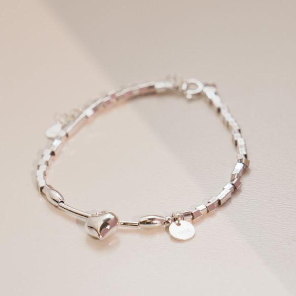 細節滿滿 彎管立體小愛心手鍊 韓系純銀手鍊,S925抗敏手環,簡約手鍊推薦,女生日常百搭手鍊,情侶手鍊純銀,姐妹手鍊禮物,純銀手環,韓系風格,個性手鍊推薦