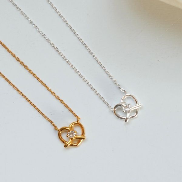 鎖骨間的悸動時刻項鍊 