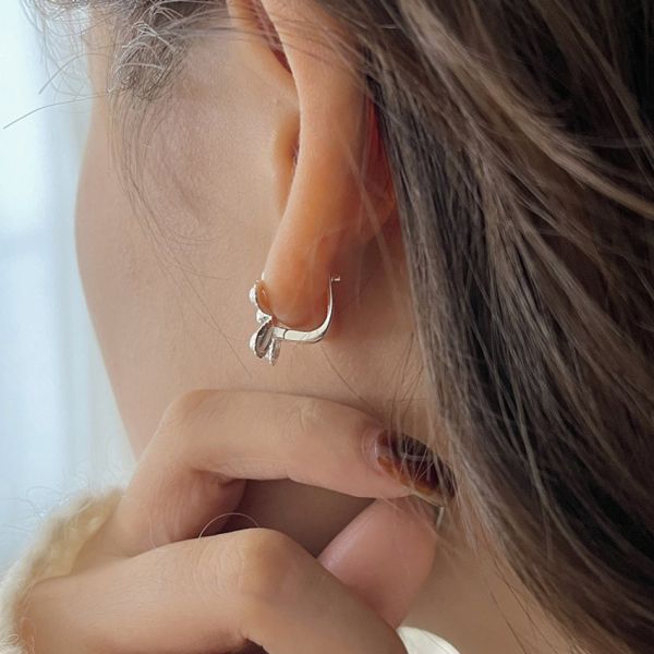 花花滾邊圓珠 易扣耳環 韓系純銀耳環,S925抗敏耳釘,女生氣質耳環推薦,小巧純銀耳環,抗敏耳環不過敏,百搭日常耳環,簡約韓系耳飾