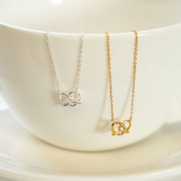 鎖骨間的悸動時刻項鍊 