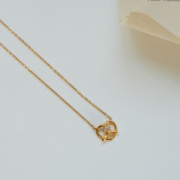 鎖骨間的悸動時刻項鍊 