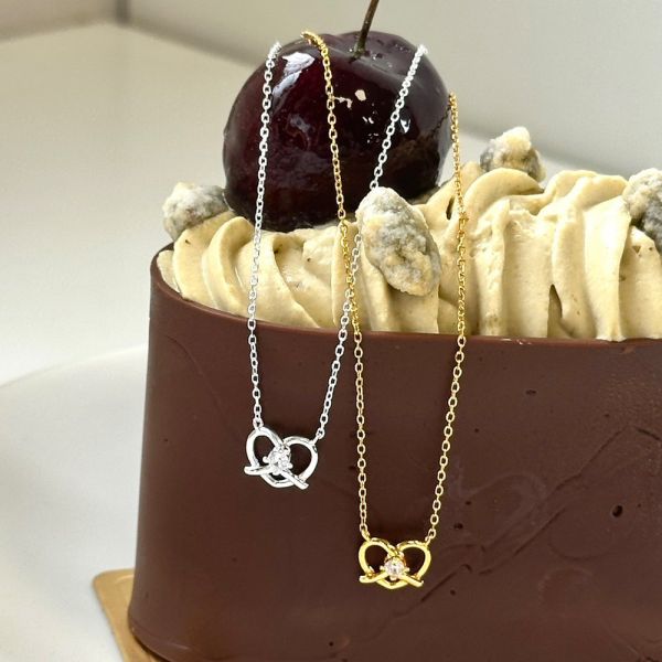 鎖骨間的悸動時刻項鍊 