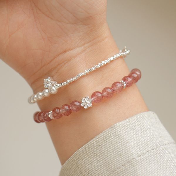 浪漫碎花約會 草莓晶手鍊 韓系純銀手鍊,S925抗敏手環,簡約手鍊推薦,女生日常百搭手鍊,情侶手鍊純銀,姐妹手鍊禮物,純銀手環,韓系風格,個性手鍊推薦