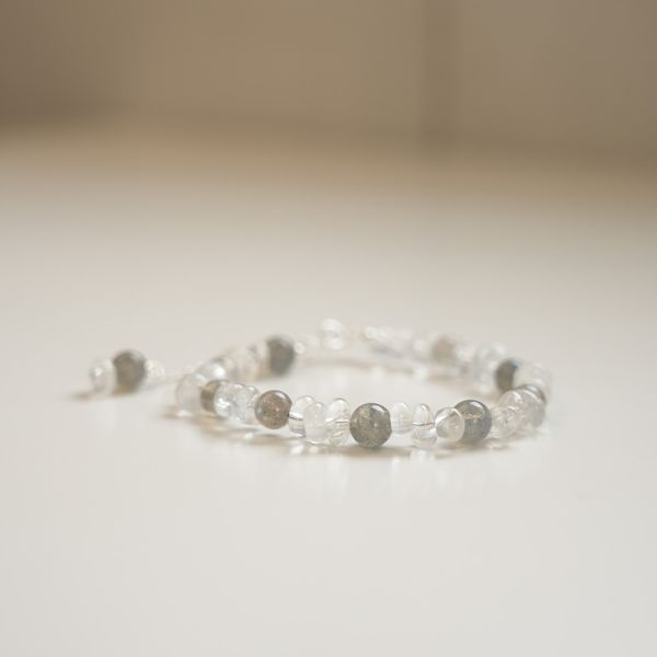 清冷女伶 拉長石白水晶 手串手鍊 韓系純銀手鍊,S925抗敏手環,簡約手鍊推薦,女生日常百搭手鍊,情侶手鍊純銀,姐妹手鍊禮物,純銀手環,韓系風格,個性手鍊推薦