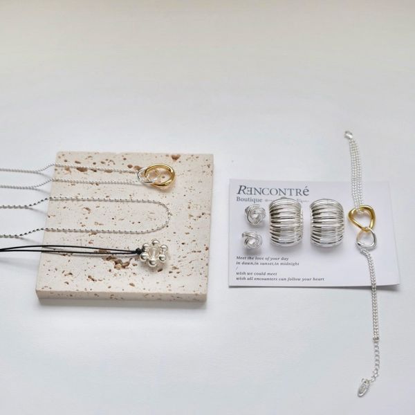 秋冬必備 銀珠花朵 毛衣鍊 