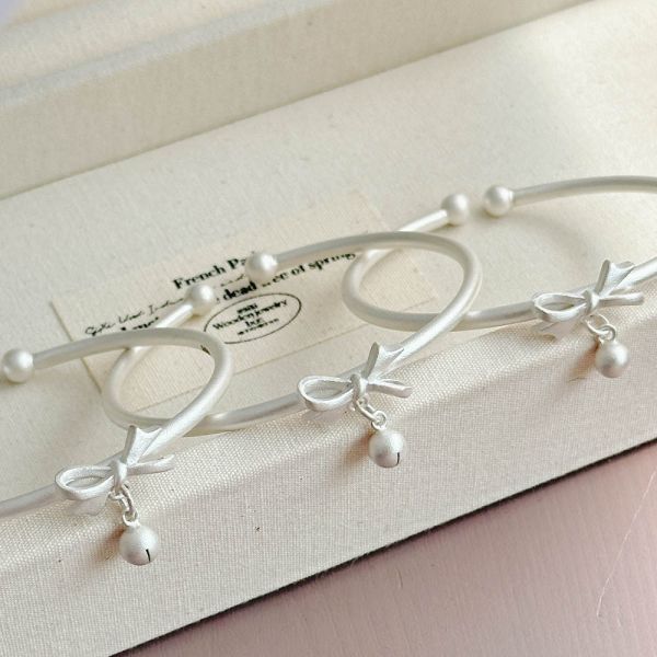 質感霧銀 蝴蝶結鈴鐺設計 